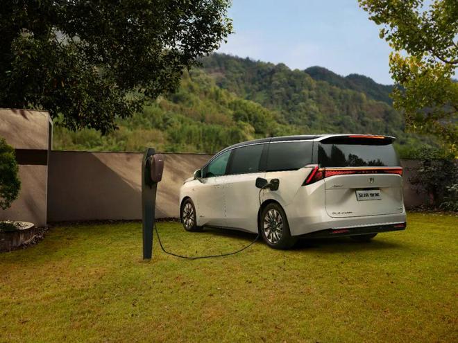 99万起焕新MPV豪华别克至境世家上市43(图14) 99万起焕新MPV豪华别克至境世家上市43(图14)